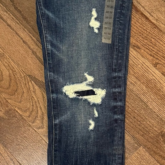 American Eagle Stressed Grunge - Picture 2 of 3